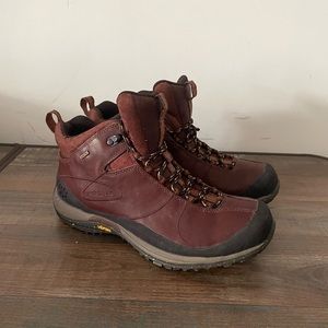 PATAGONIA Womens Bly Mid GTX Hiking Boots Size 9.5 narrow